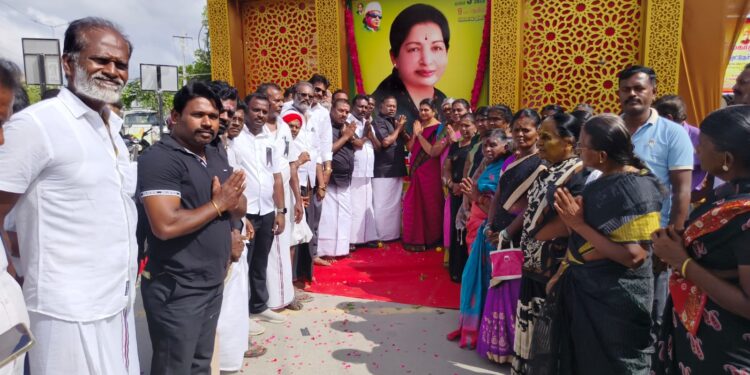 முன்னாள் முதலமைச்சர் ஜெயலலிதா 9 ஆவது ஆண்டு நினைவு நாளையொட்டி முன்னாள் அமைச்சர் சி.த.செல்லப்பாண்டியன் மலர் அஞ்சலி