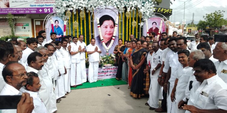 முன்னாள் முதலமைச்சர் ஜெயலலிதா 9 ஆவது ஆண்டு நினைவு நாளையொட்டி முன்னாள் அமைச்சர் எஸ்.பி.சண்முகநாதன் மலர் அஞ்சலி