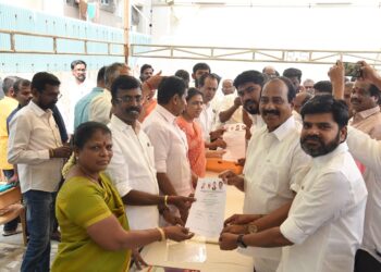 தூத்துக்குடி தொகுதியில் அதிமுக சார்பில் போட்டியிட முன்னாள் மத்திய கூட்டுறவு வங்கித்தலைவர் சுதாகர் விருப்பமனு