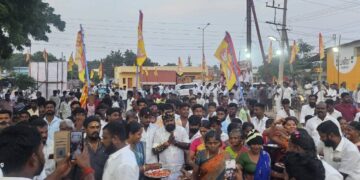 தமிழகத்தில் பிஎம்டி மக்கள் பாதுகாப்பு இயக்கத்தை தவிா்த்து யாரும் அரசியல் செய்ய முடியாது ஆலங்குளத்தில் தலைவா் இசக்கிராஜா தேவா் பேசினாா்.