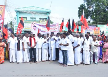 100 நாள் வேலைத்திட்டத்தில் காந்தி பெயர் நீக்கம் – ஒன்றிய அரசை கண்டித்து ஓட்டப்பிடாரத்தில் திமுக ஒன்றிய செயலாளர் இளையராஜா தலைமையில் ஆர்ப்பாட்டம்