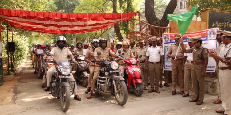மதுரை மாநகரில் காவல்துறை சார்பாக இரு சக்கர வாகன விழிப்புணர் பேரணி