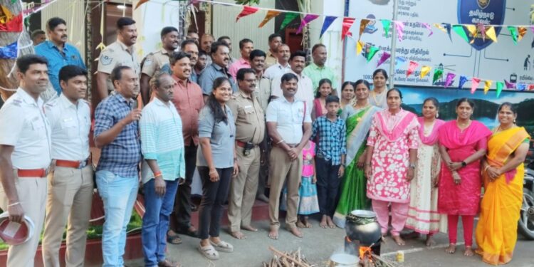 காவல் நிலையத்தில் சமத்துவப்பொங்கல் விழா