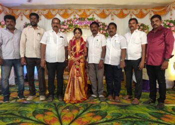 தூத்துக்குடி செய்தியாளா் சேகா் இல்ல விழா : பத்திாிகையாளா்கள் அரசியல் கட்சி பிரமுகா்கள் உள்பட பலா் வாழ்த்தினாா்கள்.