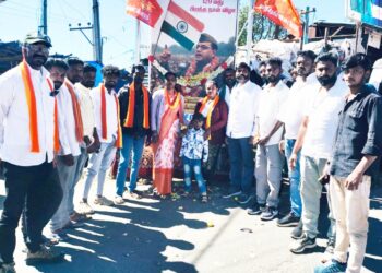 நேதாஜி சுபாஷ் சந்திரபோஸ் பிறந்தநாள்: தமிழ் தேசிய பார்வர்டு பிளாக் கட்சி மாநிலச் செயலாளர் கோடை வி.ஆனந்த் தலைமையில் கொடைக்கானலில் வெடி வெடித்து இணைப்பு வழங்கி கொண்டாட்டம்….