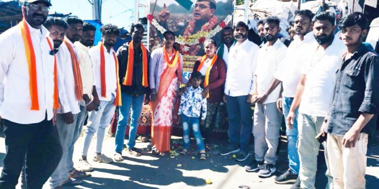 நேதாஜி சுபாஷ் சந்திரபோஸ் பிறந்தநாள்: தமிழ் தேசிய பார்வர்டு பிளாக் கட்சி மாநிலச் செயலாளர் கோடை வி.ஆனந்த் தலைமையில் கொடைக்கானலில் வெடி வெடித்து இணைப்பு வழங்கி கொண்டாட்டம்….