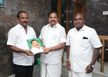 தூத்துக்குடி அதிமுக முக்கிய பிரமுகர் பாத்திமாநகர் ஜோசப்மணி இல்ல திருமண விழா :  பி.ஜே. புல்டன் ஜெசின் தலைமையில் தமிழக முன்னாள் முதல்வரும், அதிமுக பொதுச் செயலாளர் எடப்பாடி எடப்பாடி பழனிச்சாமியை நேரில் சந்தித்து திருமண அழைப்பிதழ் வழங்கினார்கள்.