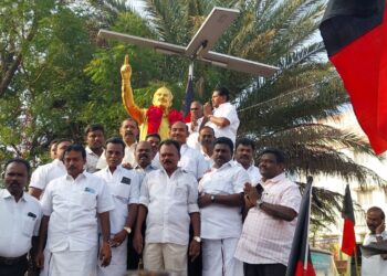 தூத்துக்குடியில் பேரறிஞர் அண்ணாவின் 57 வது நினைவு நாளையொட்டி அவரது சிலைக்கு அமைச்சர் அனிதா ராதாகிருஷ்ணன் மாலை அணிவித்து மாியாதை!”