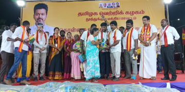 தமிழக வெற்றிக்கழகம் தூத்துக்குடி மத்திய மாவட்டம் சார்பில் கொள்கை விளக்க பொதுக்கூட்டம் :2000 ஏழை எளியவர்களுக்கு, நலத்திட்டங்கள் வழங்கப்பட்டது.