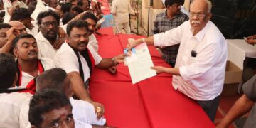 ஓட்டப்பிடாரம் சட்டமன்ற தொகுதியில் திமுக சாா்பில் போட்டியிட ஓன்றிய செயலாளர் அ. இளையராஜா விருப்பமனு வழங்கினாா்.