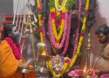 தூத்துக்குடி சித்தா் பீடத்தில் மஹா காலபைரவருக்கு சாக்தஸ்ரீ சற்குரு சீனிவாச சித்தர் தலைமையில் தேய்பிறை அஷ்டமி முன்னிட்டு மஹா யாக வழிபாடுகள் நடத்தப்பட்டது.