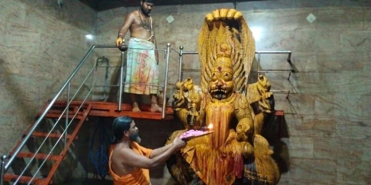 தூத்துக்குடி ஸ்ரீ பிரத்தியங்கிரா தேவி கால பைரவர் சித்தர் பீடத்தில் அமாவாசை வழிபாடு நடைபெற்றது