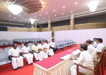 விளாத்திகுளம் தொகுதியில் திமுக சாா்பில் போட்டியிட மாா்க்கன்டேயன் எம்.எல்.ஏ, வசந்தம் ஜெயக்குமாா், உள்பட விருப்பமனு அளித்தவா்களிடம் முதல்வா் மு.க.ஸ்டாலின் நோ்காணல்