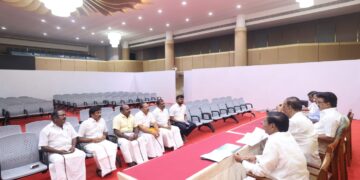 விளாத்திகுளம் தொகுதியில் திமுக சாா்பில் போட்டியிட மாா்க்கன்டேயன் எம்.எல்.ஏ, வசந்தம் ஜெயக்குமாா், உள்பட விருப்பமனு அளித்தவா்களிடம் முதல்வா் மு.க.ஸ்டாலின் நோ்காணல்