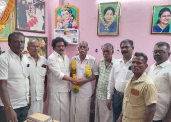 தூத்துக்குடியில் தினகரன் அணியிலிருந்து விலகி சசிகலா அணியில் இணைந்த நிா்வாகிகள்