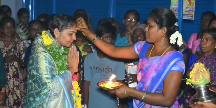 பெண்கள் பாதுகாப்பு, இளைஞர்களின் எதிர்காலம், 50 ஆண்டுகளாக பின்தங்கியுள்ள ஓட்டப்பிடாரம் தொகுதியை வளர்ச்சி பாதைக்கு கொண்டு செல்வதே எனது லட்சியம் : நம் நாடு நம் மக்கள் நம் எதிர்காலம் கட்சி வேட்பாளர் வழக்கறிஞர் அருணா தேவி ரமேஷ் பாண்டியன் வீடு தோறும் மக்களை சந்தித்து தீவிர தேர்தல் பிரச்சாரம்!” திராவிட கட்சிகள் கலக்கம்